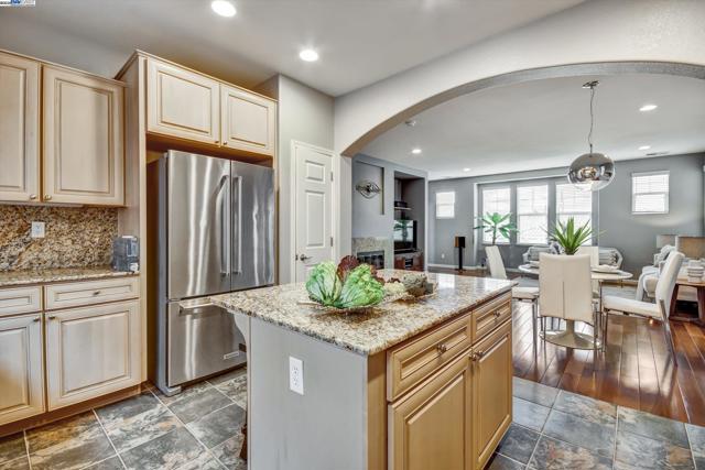 761 Batista Dr, San Jose CA: https://media.crmls.org/mediaz/f2a2005b-d56d-41fa-a35b-ed50d1ba9365.jpg