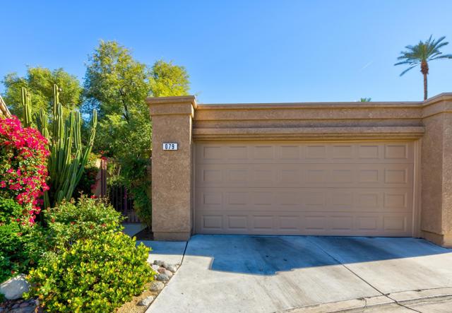 44079 Elba Court, Palm Desert CA: https://media.crmls.org/mediaz/f2a2128d-28f7-46d3-81de-dc42be61e6cd.jpg