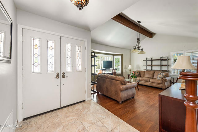 3581 Rachael Avenue, Simi Valley CA: https://media.crmls.org/mediaz/f2a2bdfe-4ae2-4db7-8c73-87ad2e61a40e.jpg