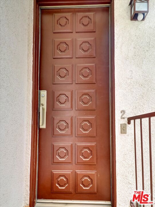 18111 Coastline Drive, Malibu CA: https://media.crmls.org/mediaz/f2a2e48f-bb12-44b2-a1e3-9eeb6bd67497.jpg