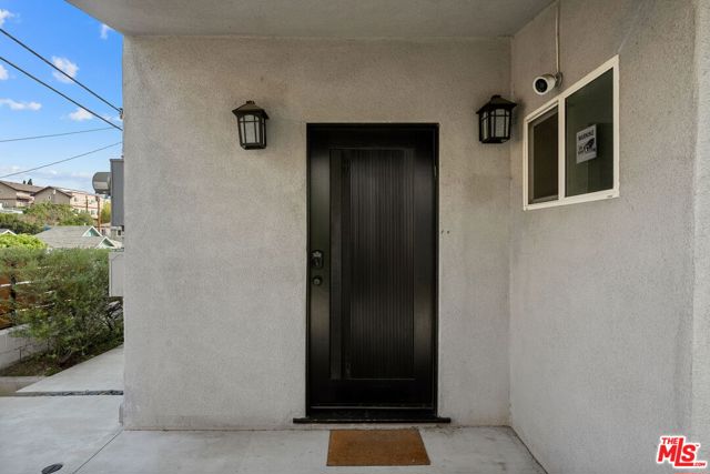 614 Rosemont Avenue, Los Angeles CA: https://media.crmls.org/mediaz/f2a33111-6ffd-41b8-a809-4fcede2e339b.jpg