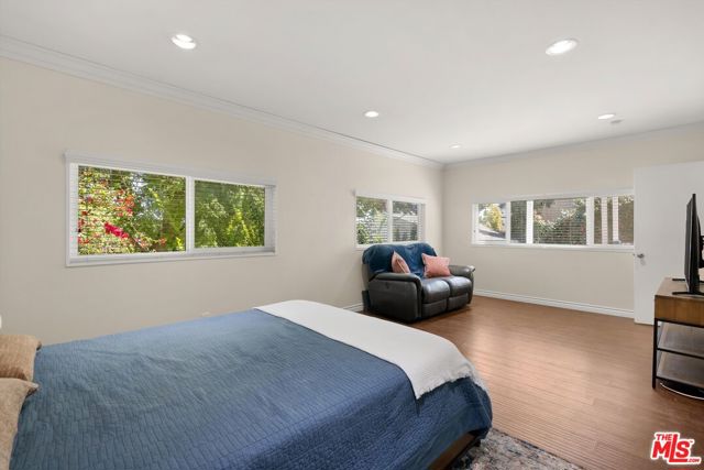 8420 Bleriot Avenue, Los Angeles CA: https://media.crmls.org/mediaz/f2a36b26-6f27-4e43-8ee1-67f2b07d33a4.jpg