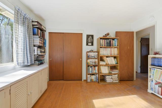 3915 Kingridge Drive, San Mateo CA: https://media.crmls.org/mediaz/f2a38a4e-2ac1-4632-889d-0ce6a2ee62a5.jpg