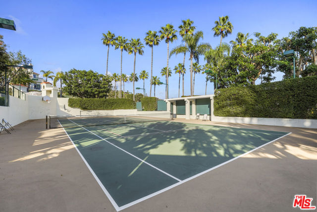 6477 Zuma View Place, Malibu CA: https://media.crmls.org/mediaz/f2a3dbe3-36b5-4f91-973d-4b47aecbdee7.jpg