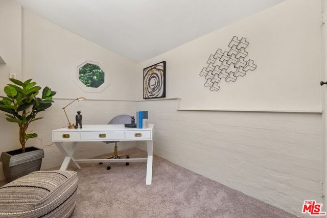 10431 Seabury Lane, Los Angeles CA: https://media.crmls.org/mediaz/f2a43c1b-f996-4944-abcf-3b7b15ef8776.jpg