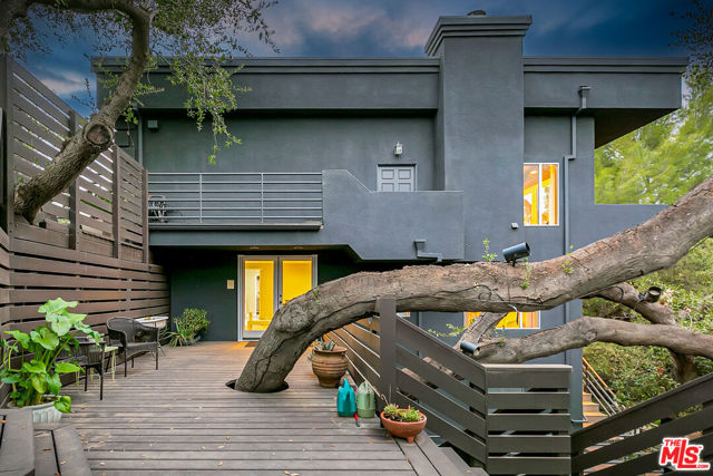 4102 Cachalote Street, Woodland Hills CA: https://media.crmls.org/mediaz/f2a49622-6702-490c-a9ab-6bdda9b43618.jpg