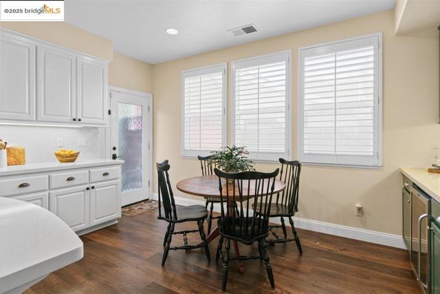 1164 Lexington Way, Livermore CA: https://media.crmls.org/mediaz/f2a59592-a376-4735-9186-973f63f41906.jpg