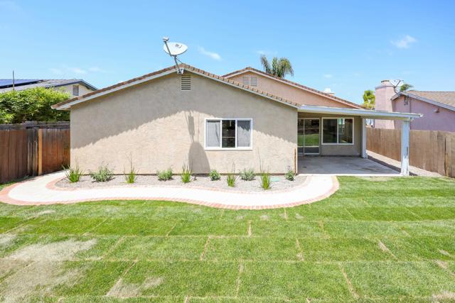 7587 Northrup Dr, San Diego CA: https://media.crmls.org/mediaz/f2a5a61d-ce63-4721-9213-8b3f30569d93.jpg