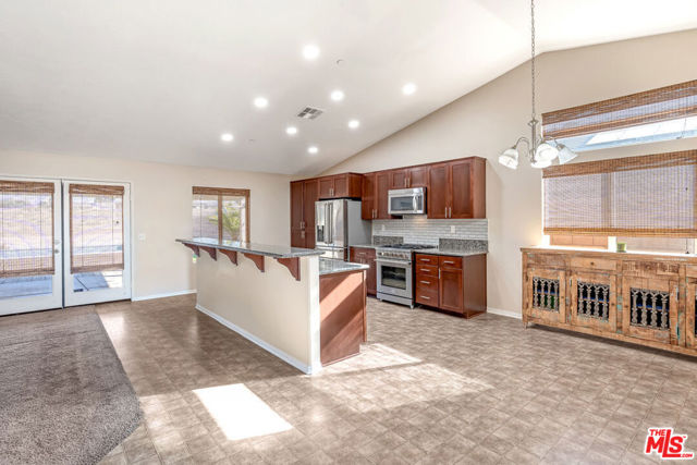 17794 Cabazon Road, Apple Valley CA: https://media.crmls.org/mediaz/f2a625c3-5083-42f1-b982-866b00a20572.jpg