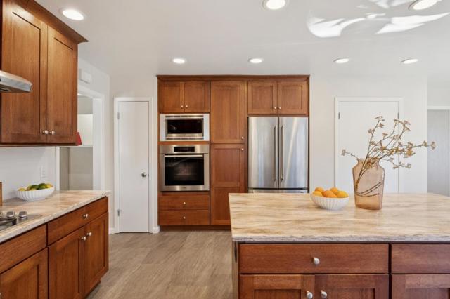 3 Sommerset Rise, Monterey CA: https://media.crmls.org/mediaz/f2a6c192-ef1b-45b5-896e-749aeef6bbbb.jpg