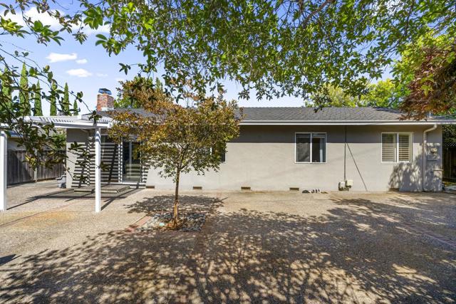 1655 Kennard Way, Sunnyvale CA: https://media.crmls.org/mediaz/f2a7896c-c4cd-4cc5-b509-593437352d93.jpg