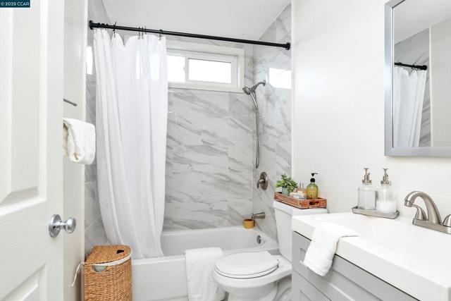 4888 Clayton Rd, Concord CA: https://media.crmls.org/mediaz/f2a79149-1f93-4421-b6f6-21f800babffe.jpg