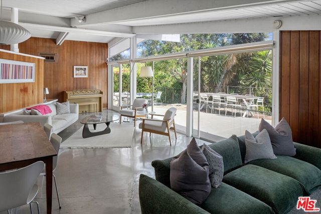 12400 Deerbrook Lane, Los Angeles CA: https://media.crmls.org/mediaz/f2a9461c-9805-428b-9eea-cf721f44c5a6.jpg