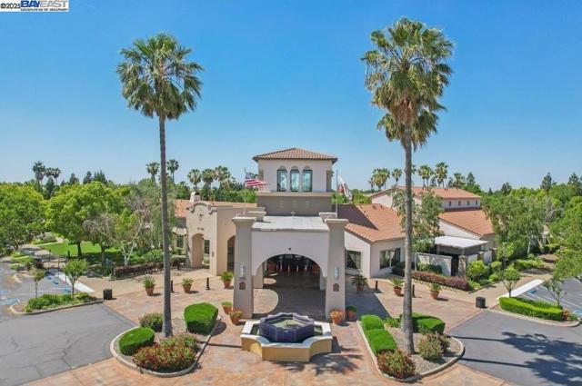 5090 Archcrest Way, Sacramento CA: https://media.crmls.org/mediaz/f2a990b3-b398-49d4-bf05-92b47605698b.jpg