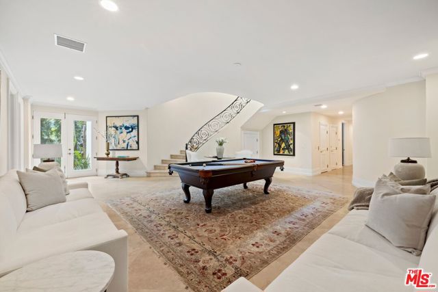 1350 Benedict Canyon Drive, Beverly Hills CA: https://media.crmls.org/mediaz/f2aa7a01-41f4-47f3-821f-b3933a4ca64b.jpg