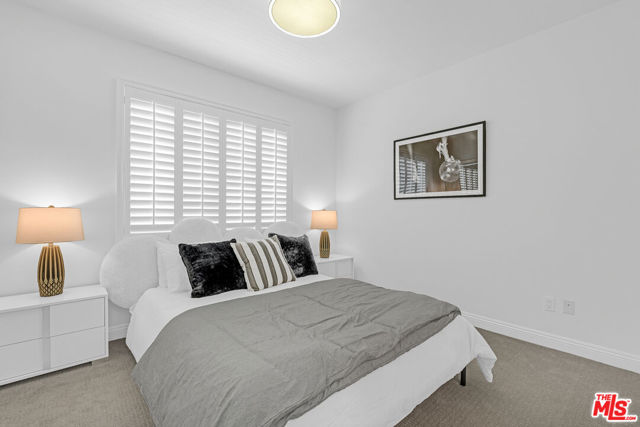 143 N Arnaz Drive, Beverly Hills CA: https://media.crmls.org/mediaz/f2aaf9cd-997c-47e9-8845-8b7efcd521aa.jpg