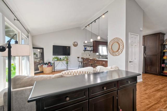 Detail Gallery Image 6 of 52 For 1807 Calle Sinaloa, Vista,  CA 92084 - 4 Beds | 2 Baths