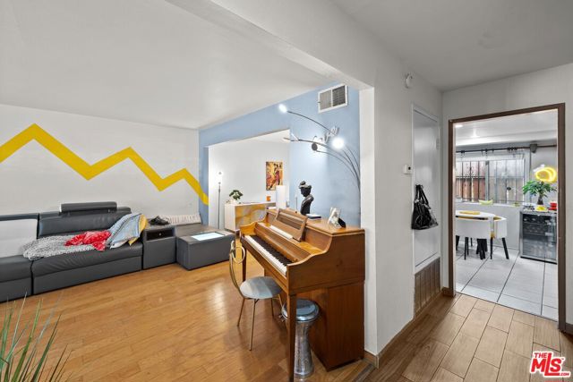 645 N Mc Cadden Place, Los Angeles CA: https://media.crmls.org/mediaz/f2acb568-ed21-4dce-9df5-5e34ba275741.jpg