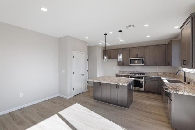 1861 Hydrangea Drive, Hollister CA: https://media.crmls.org/mediaz/f2ad2762-008c-4866-a1d9-f054caa8f443.jpg