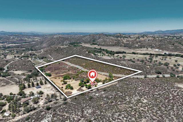 25861 E Old Julian Hwy, Ramona CA: https://media.crmls.org/mediaz/f2ad6a7c-1646-4cf4-a4e0-a52403c5d7a7.jpg