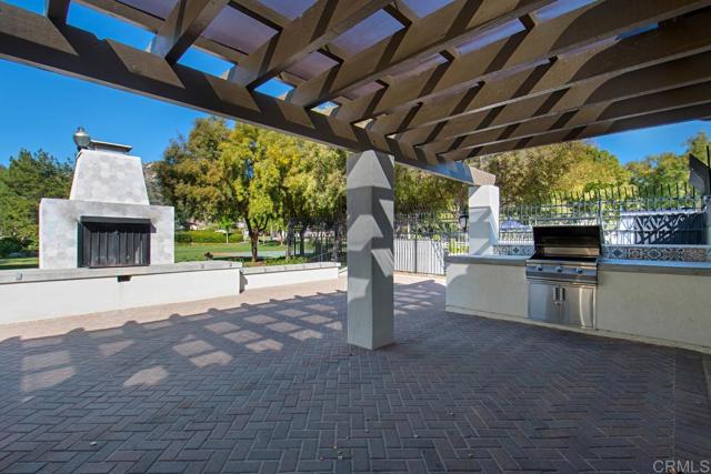 3385 Wild Oak Lane, Escondido CA: https://media.crmls.org/mediaz/f2adadd8-fa1c-47d4-84bb-9d1266bc218b.jpg