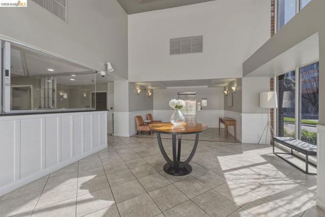 6400 Christie Ave, Emeryville CA: https://media.crmls.org/mediaz/f2ae5f71-ec33-41a3-bc19-4c63435e9d52.jpg