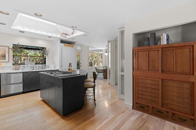 2606 Martinez Drive, Burlingame CA: https://media.crmls.org/mediaz/f2aea604-7dec-4a1b-84be-a1a20b61072b.jpg
