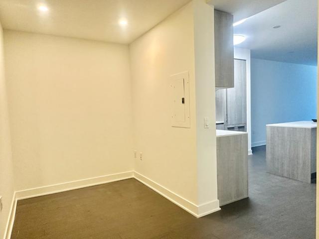 318 Main Street, San Francisco CA: https://media.crmls.org/mediaz/f2b070b0-c75f-4b3d-9bd6-fb455b56b6b9.jpg