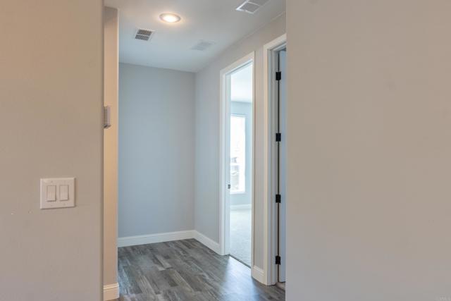 2003 Bayview Heights Dr, San Diego CA: https://media.crmls.org/mediaz/f2b0b218-e296-410f-8a16-51414a1e683b.jpg
