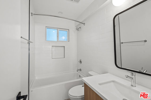 1563 Gordon Street, Los Angeles CA: https://media.crmls.org/mediaz/f2b14c62-57b6-4556-acad-593e3592089d.jpg