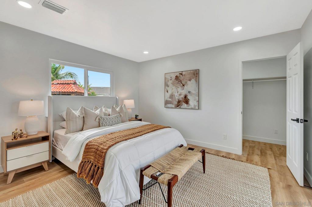 MLS #250034305SD img 25