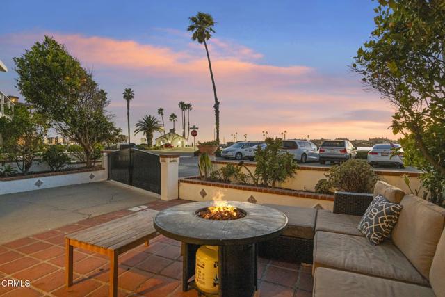 Detail Gallery Image 3 of 57 For 2916 Lakeshore Ct, Oxnard,  CA 93035 - 4 Beds | 3 Baths