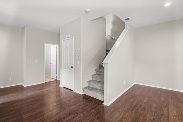 Detail Gallery Image 18 of 39 For 638 Sumner Way #2,  Oceanside,  CA 92058 - 4 Beds | 2/1 Baths