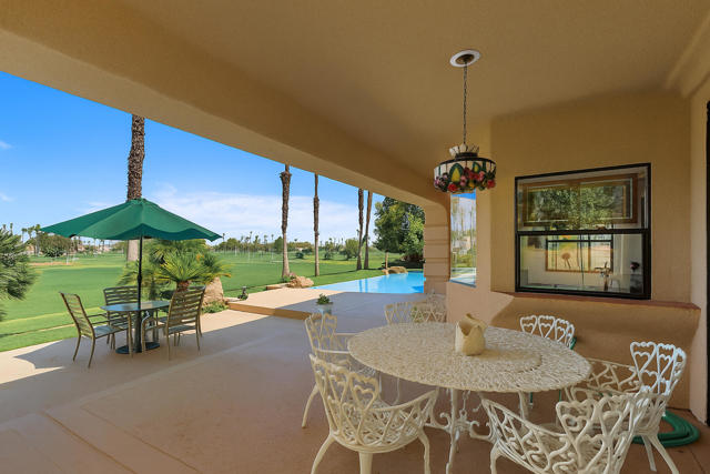 346 Crest Lake Drive, Palm Desert CA: https://media.crmls.org/mediaz/f2b20b24-be3b-4e05-b575-0e0f1084d635.jpg