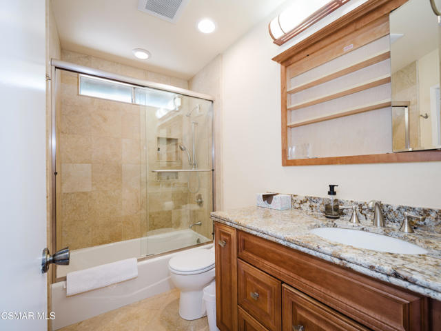 4380 N Skylark Court, Moorpark CA: https://media.crmls.org/mediaz/f2b2f22c-61cf-4084-b484-9cd83aa37722.jpg