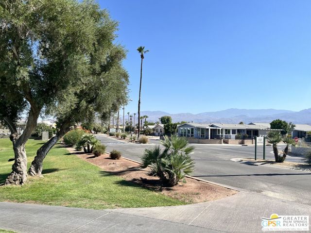 38153 Noble Canyon Drive, Palm Desert CA: https://media.crmls.org/mediaz/f2b34921-f4b5-4007-a2fa-7d4af090758e.jpg