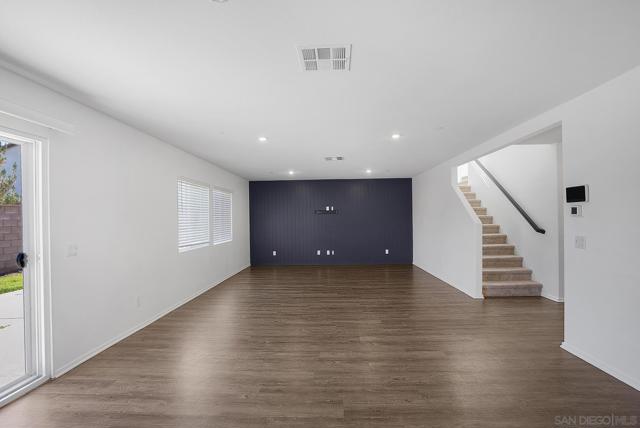 1428 Wild Prairie Way, Hemet CA: https://media.crmls.org/mediaz/f2b37b0c-68dd-4de9-83df-9d0dff8f4217.jpg