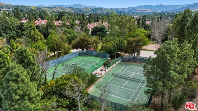 675 Oak Run Trail, Oak Park CA: https://media.crmls.org/mediaz/f2b3f235-ce5e-4cf6-8027-9b69405ade9a.jpg