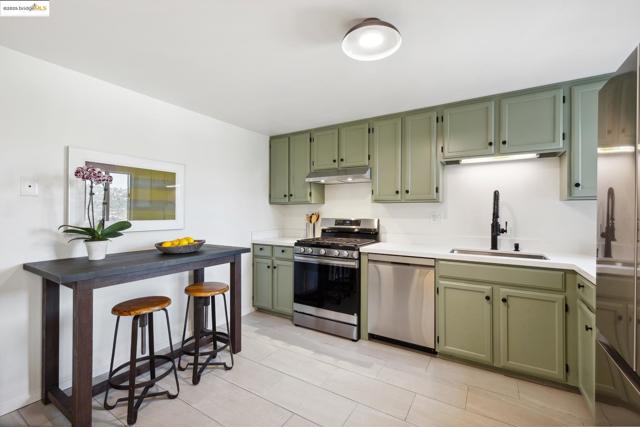 935 Hillside Ave, Albany CA: https://media.crmls.org/mediaz/f2b425e5-e529-456a-b155-4945208d93cd.jpg