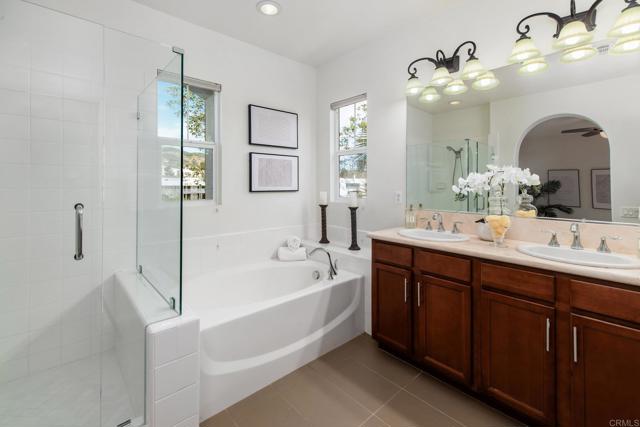 3428 Filoli Circle, Carlsbad CA: https://media.crmls.org/mediaz/f2b49e0d-a696-406c-85ee-27e63233f23e.jpg