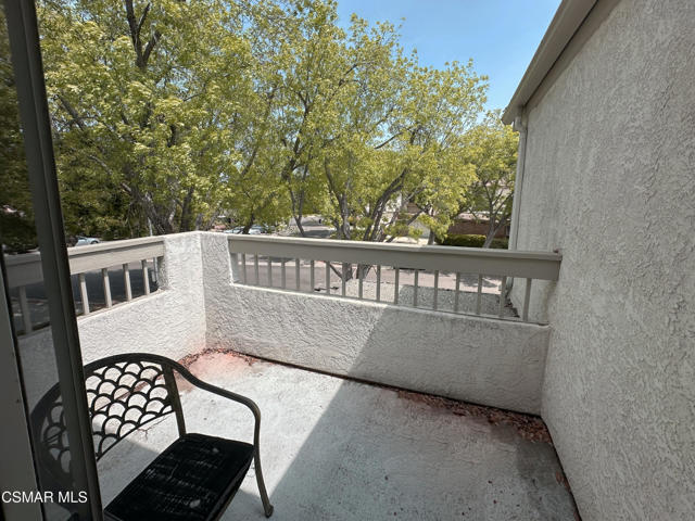 24632 Brighton Drive, Valencia CA: https://media.crmls.org/mediaz/f2b4a53f-65ec-4578-aed7-b93c9698b239.jpg