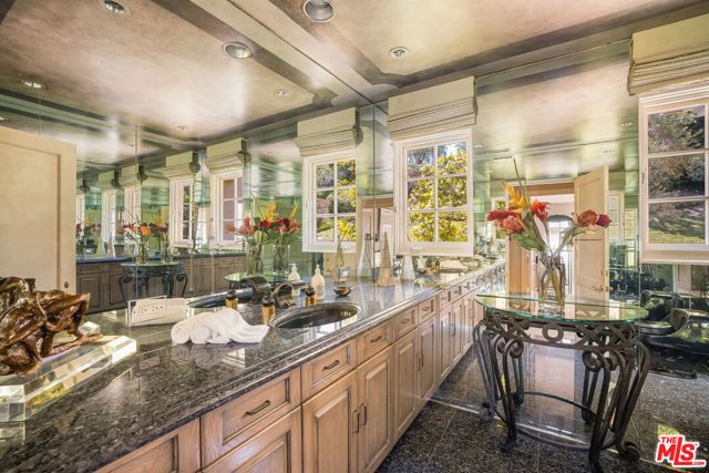 10820 Ambazac Way, Los Angeles CA: https://media.crmls.org/mediaz/f2b4d6be-14af-486c-9899-dca0b2d0a30d.jpg