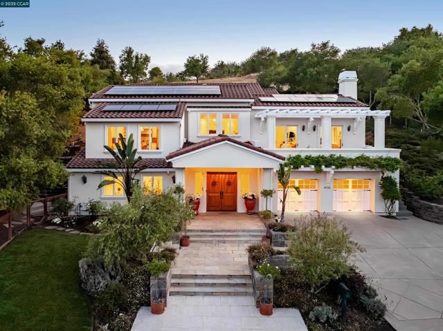 128 Oak Rd, Orinda CA: https://media.crmls.org/mediaz/f2b51d5f-049c-4f51-922d-3223dec0b3be.jpg
