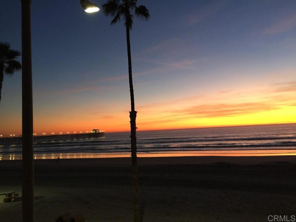 https://media.crmls.org/mediaz/f2b5789e-290d-4139-9d4e-441451ed8f4a.jpg?preset=X-Large