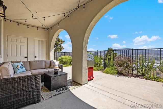 2045 Silverado St, San Marcos CA: https://media.crmls.org/mediaz/f2b5f799-b3e5-4cf2-ac46-2654fc62ee1a.jpg