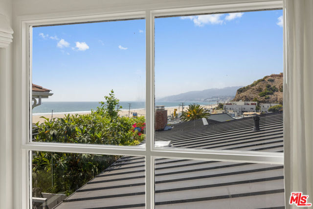 117 Ocean Way, Santa Monica CA: https://media.crmls.org/mediaz/f2b692f7-3e90-420f-9287-05e49bba03b2.jpg