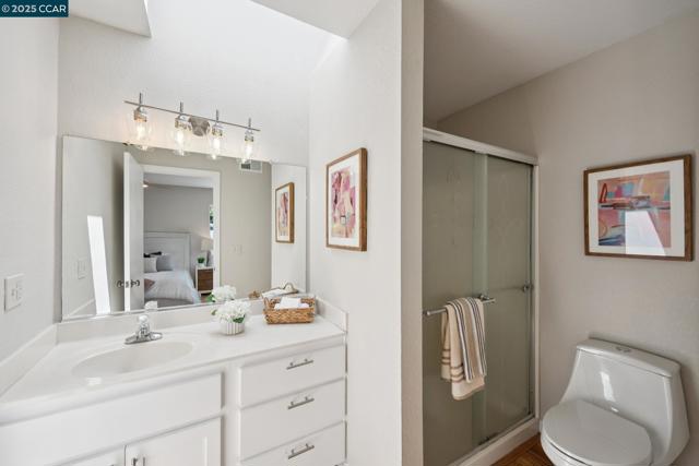 1017 45Th St, Emeryville CA: https://media.crmls.org/mediaz/f2b69e97-326a-4772-9fde-43350a487b33.jpg