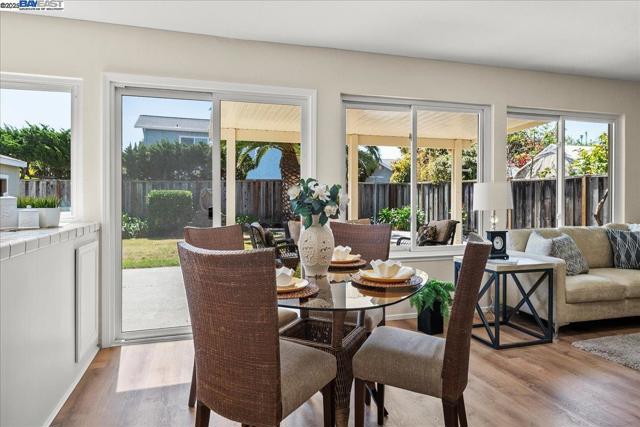 4848 Nadine Ct, Union City CA: https://media.crmls.org/mediaz/f2b6ee3f-374f-46d0-9877-e0e5a0e8a32a.jpg