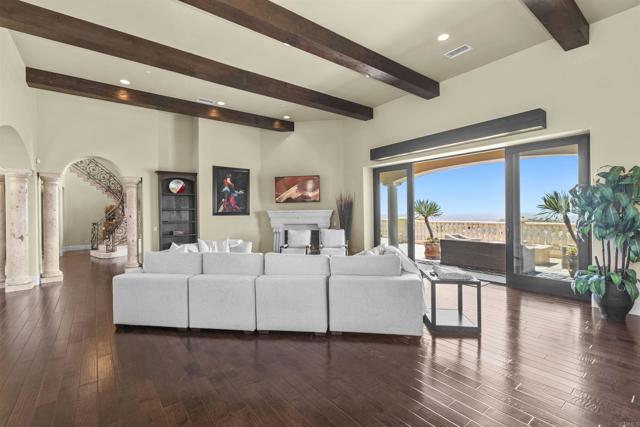 Detail Gallery Image 8 of 28 For 8039 El Cielo, Rancho Santa Fe,  CA 92067 - 5 Beds | 6/1 Baths