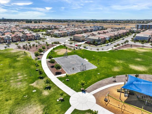 2466 Buzz Aldrin Way, Sacramento CA: https://media.crmls.org/mediaz/f2b7769a-0413-4d87-94af-c3475406e0a9.jpg